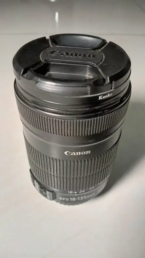 Lensa Canon EF-S 18 - 135mm