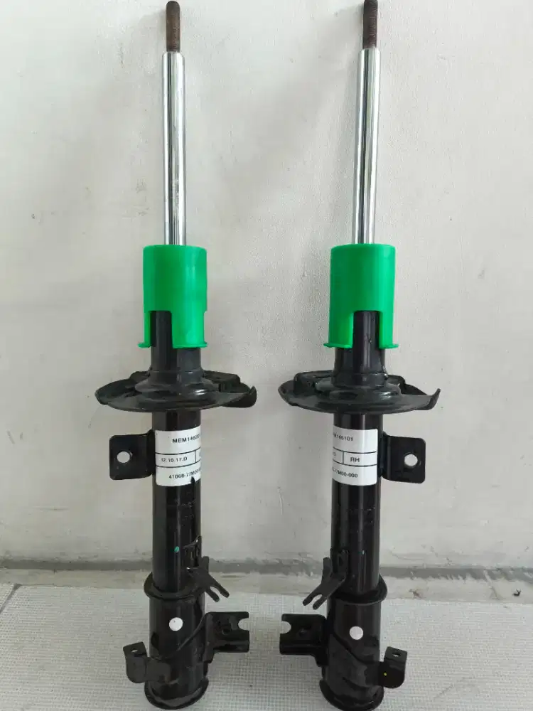 Shock breaker shockbreaker depan suzuki Ertiga