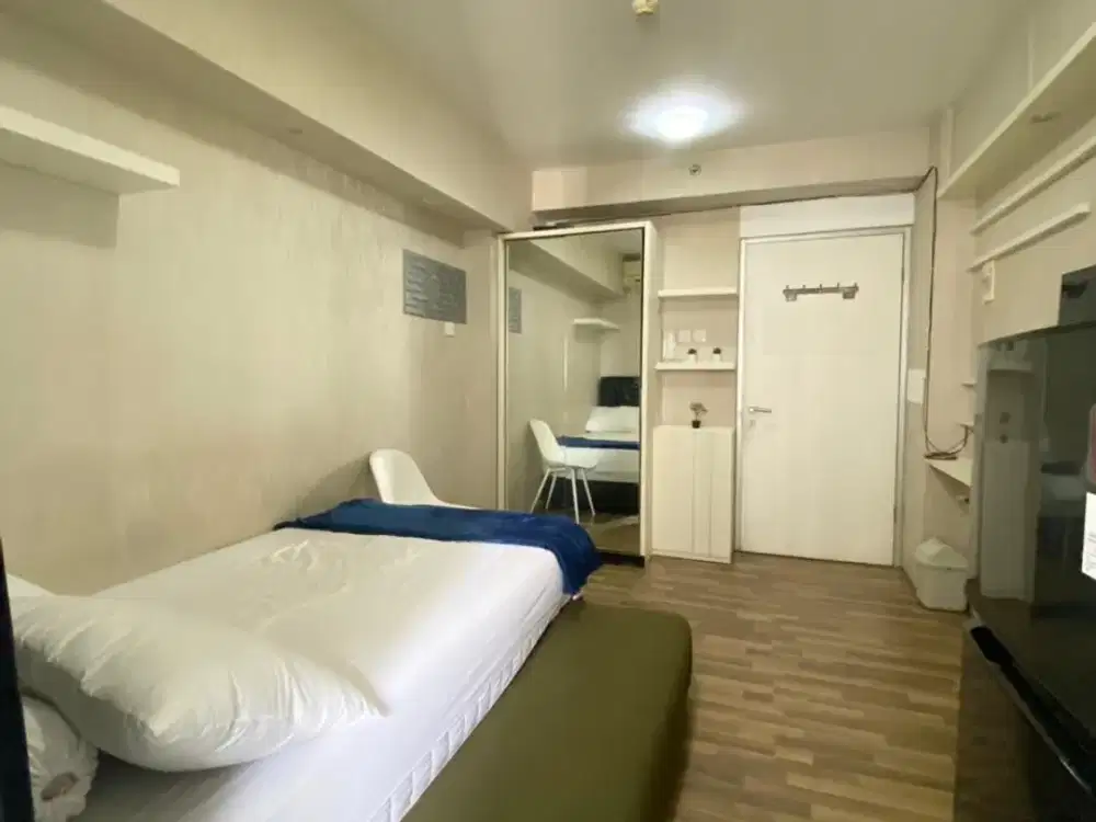 Apartemen Green Bay Pluit Tipe Studio Kondisi Furnished View ke Kolam + 1 AC