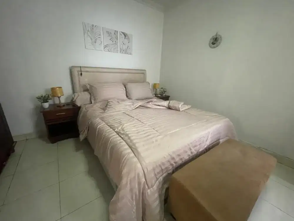 Satu set kasur tempat tidur