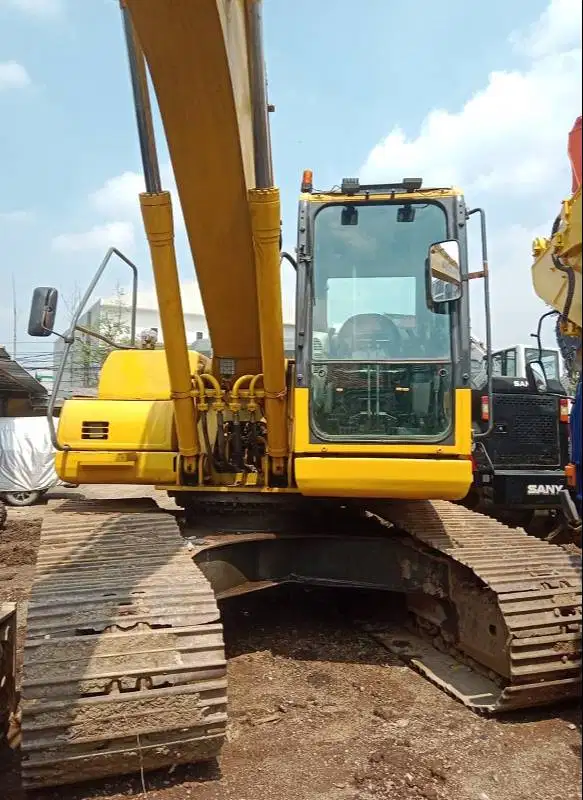 Dijual Excavator Komatsu PC200-8MO Tahun 2016