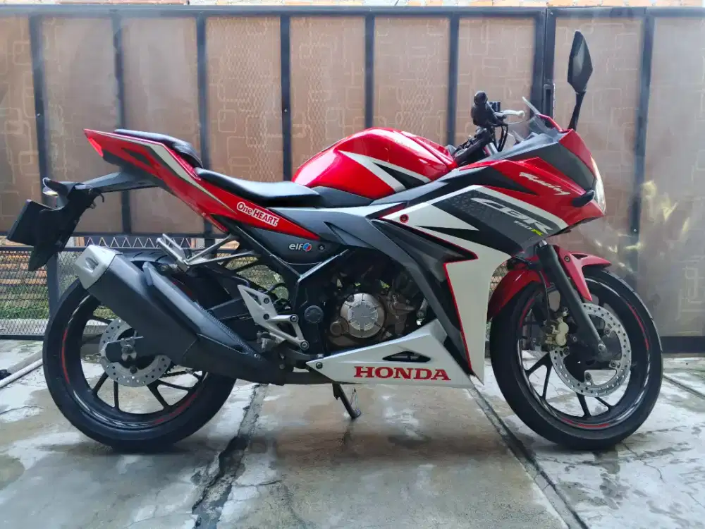CBR150R Tahun 2016