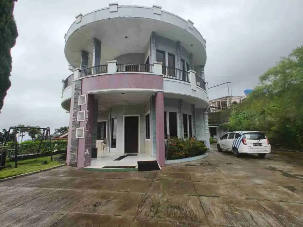 Dijual Villa Exclusive dan Unik di Pinggir Jalan Blumbang Tawangmangu, Pemandangan Istimewa dan Udara Segar.