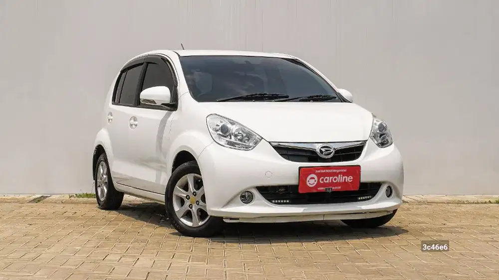 DAIHATSU SIRION D 1.3 AT 2014 PUTIH