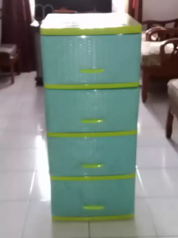 Lemari / Rak 4 Susun