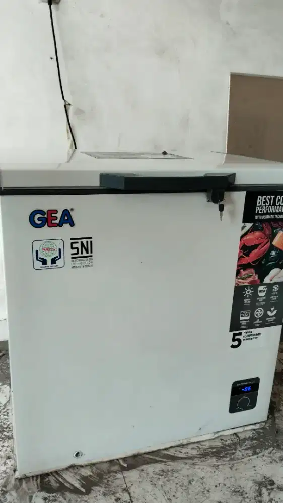 Second Like New Freezer GEA 210 Liter