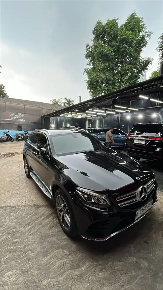 Mercedes-Benz GLC200 2019 Bensin
