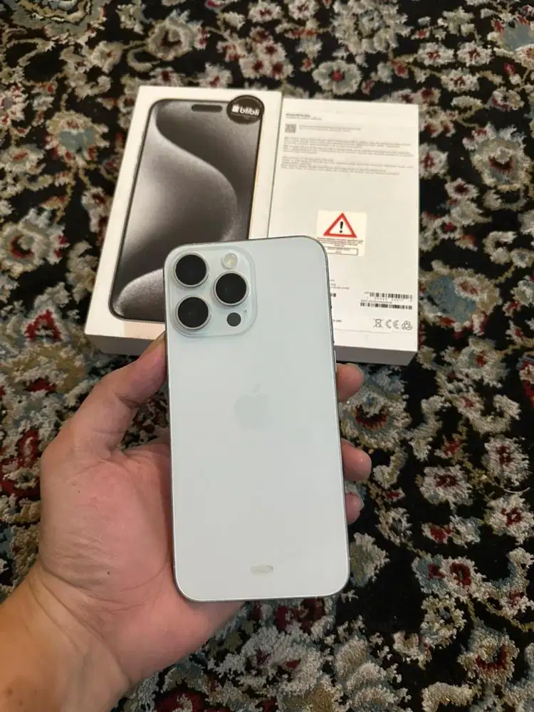 Jual iphone 15promax 512 white titanium resmi iBox no minus
