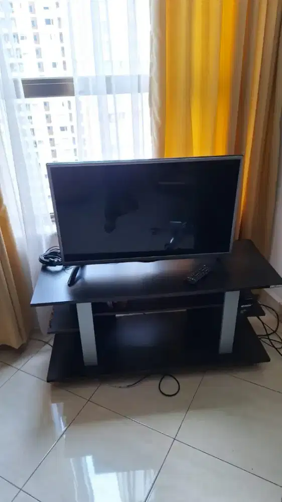 Satu set lemari dan TV