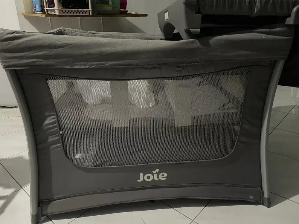 Tempat tidur bayi joie