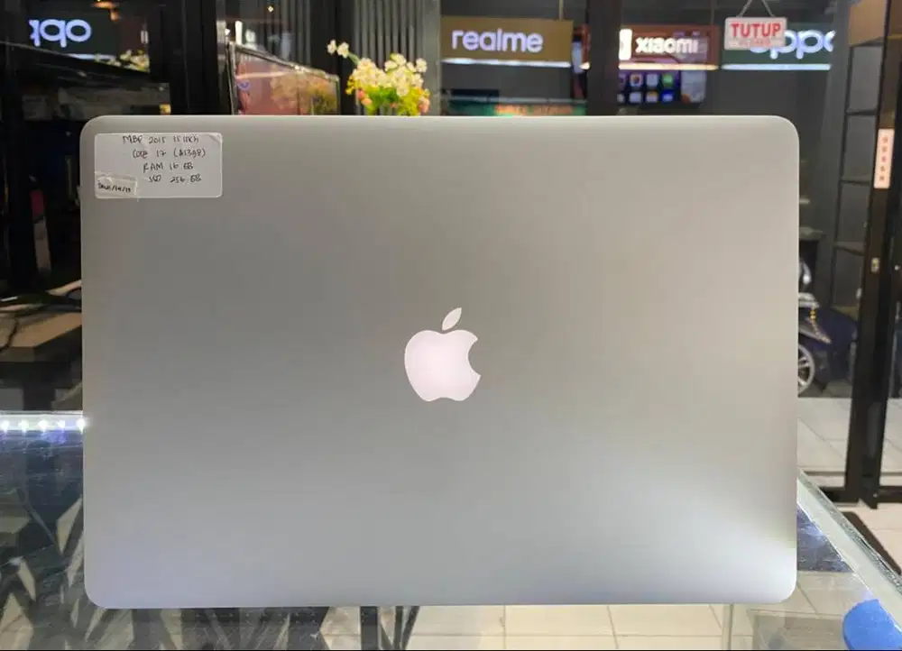 MacBook Pro A1398 (2015) 15inc Core i7 Ram 16GB // SSD 256GB
