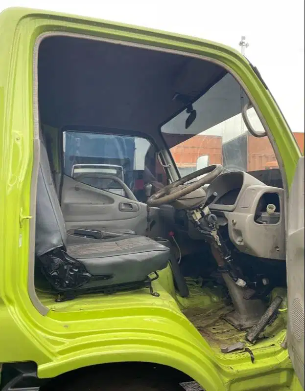 Dijual Truck Crane Toyota Dyna 115ET Tahun 2006