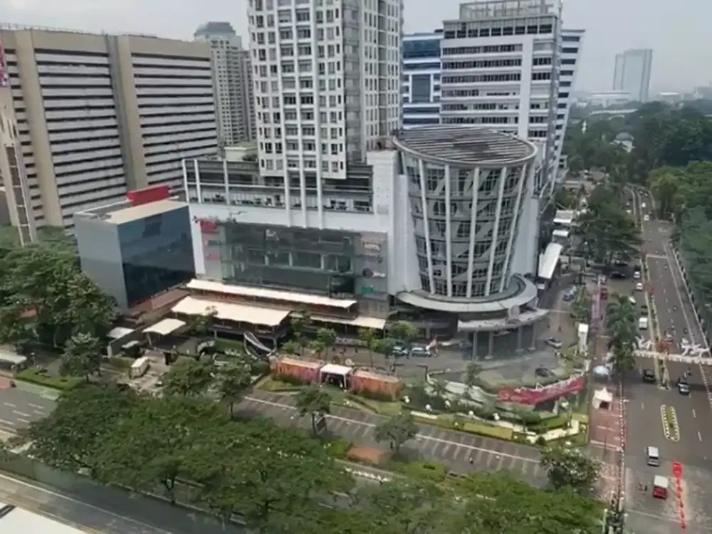 Sewa Kantor Siap Ditempati 4 Pax di Plaza Asia SCBD Dekat MRT dan TJ