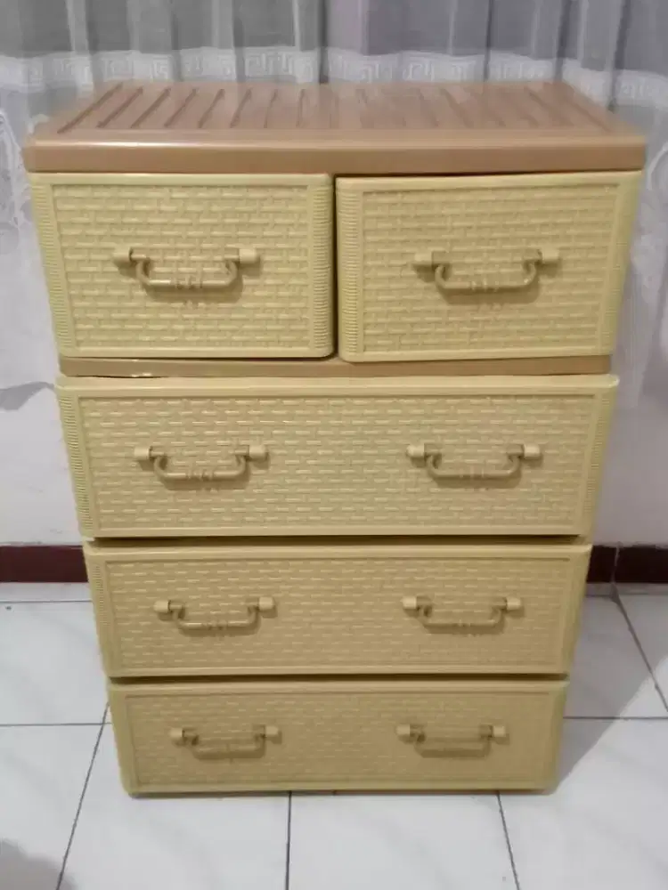 Lemari Baju Laci 4 Susun