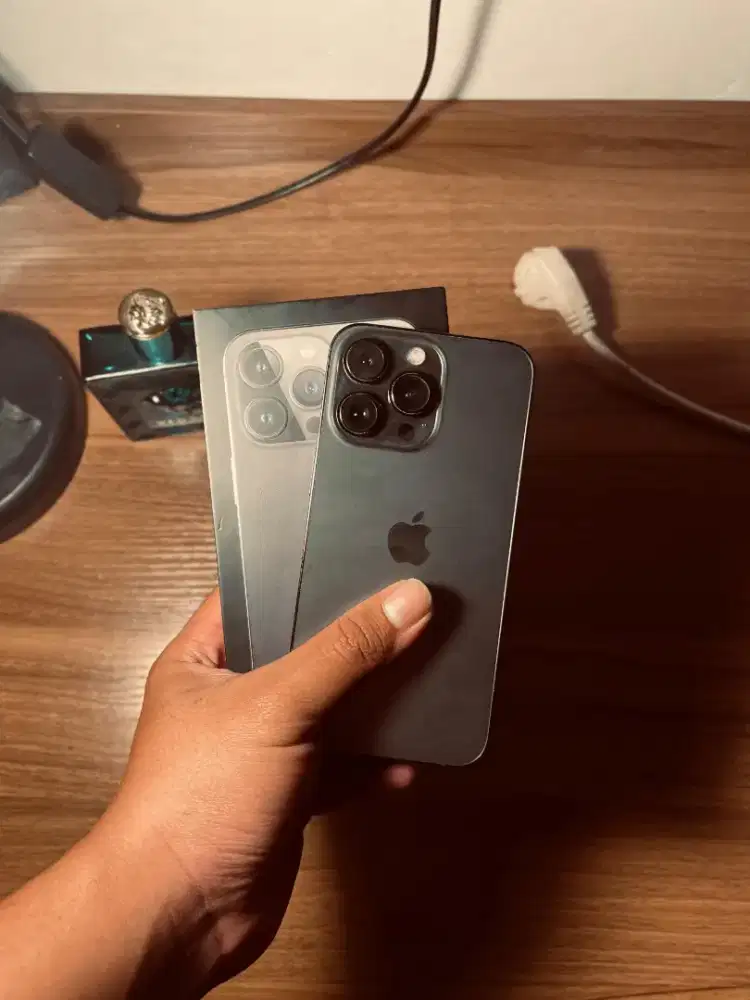 iPhone 13 pro 256gb black