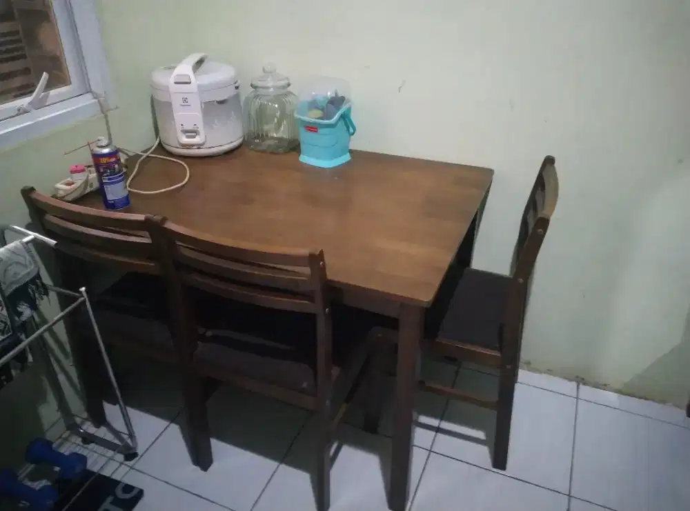 Meja makan + kursi dr Informa minimalis keren murah aja berkualitas