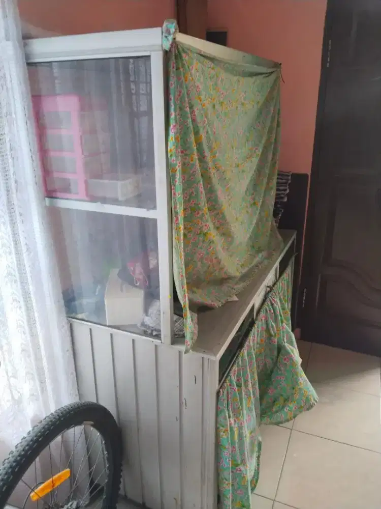 Steling jualan makanan