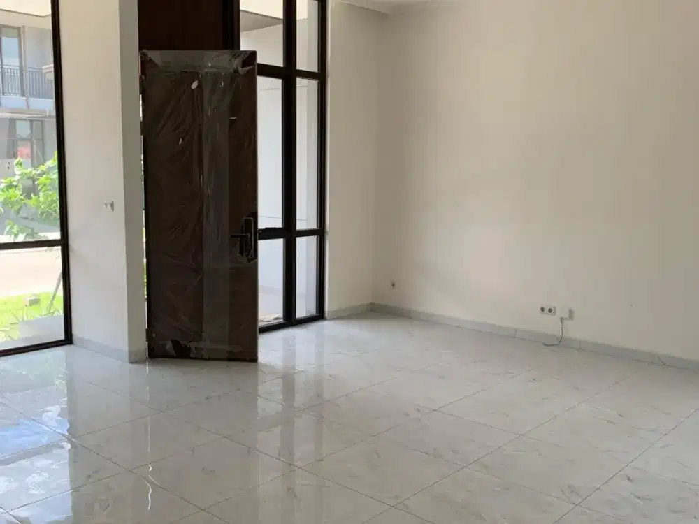 Dijual Rumah 2 Lantai Kondisi Bagus di Cluster Dakota Suvarna Sutera, Tangerang