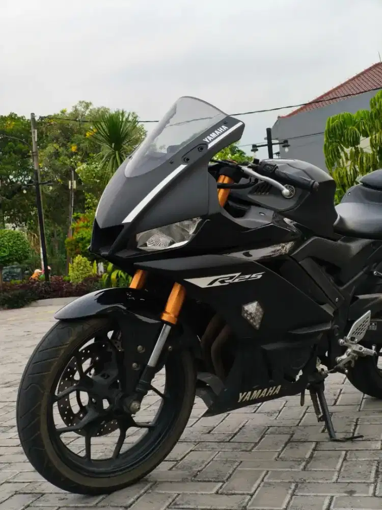 R25 hitam detail di deskripsi