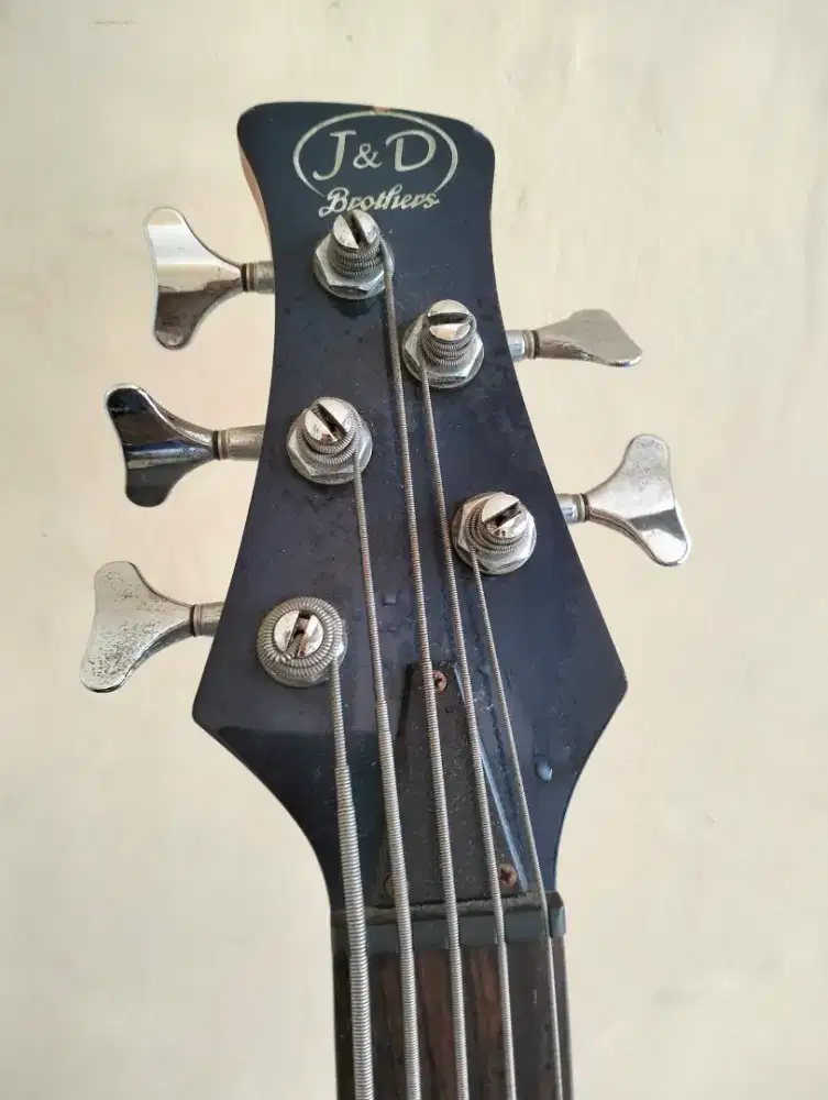 Bass Elektrik 5 senar