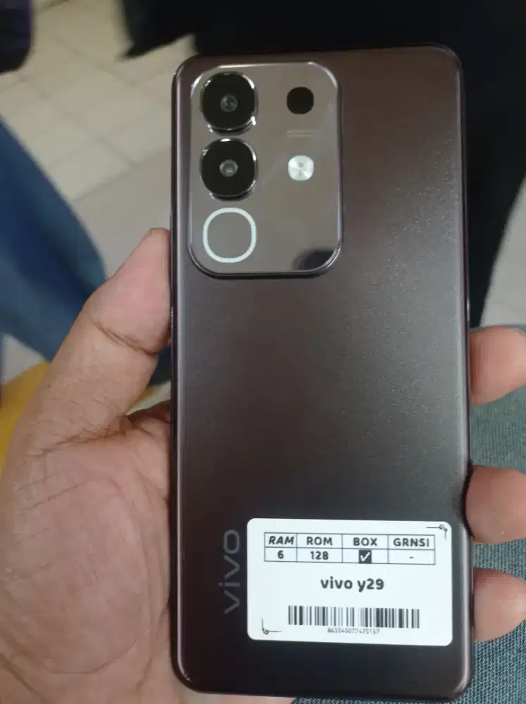 Vivo Y29 6/128 GB Coklat bekas resmi