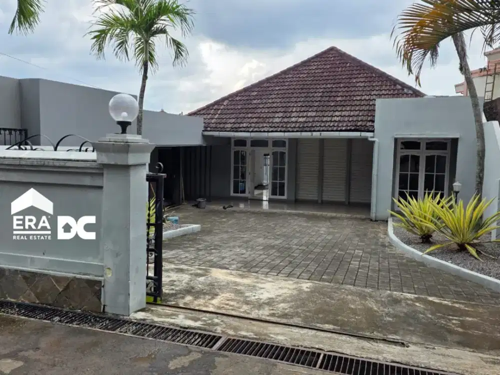 Sewa Rumah Ada Kolam Renang Kawasan Elite Semarang Atas di Galunggung Gajahmungkur Semarang