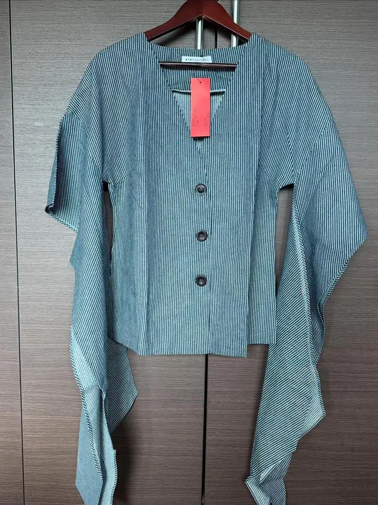 Brand new ATS the label top