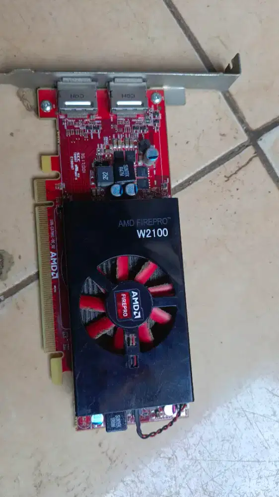 Vga AMD W2100 vram 2GB