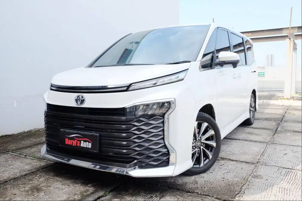 2022 Toyota Voxy 2.0 FACELIFT TSS tdp 39jt