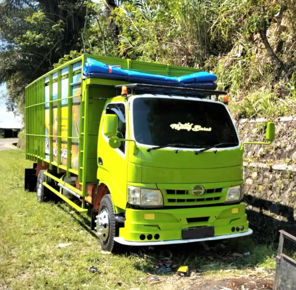 HINO DUTRO 130PS BAN DOBEL 2011