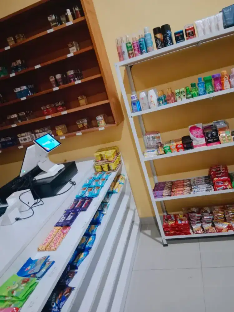 usaha komplit  toko sembako / dijual freezer/ cctv / komputer