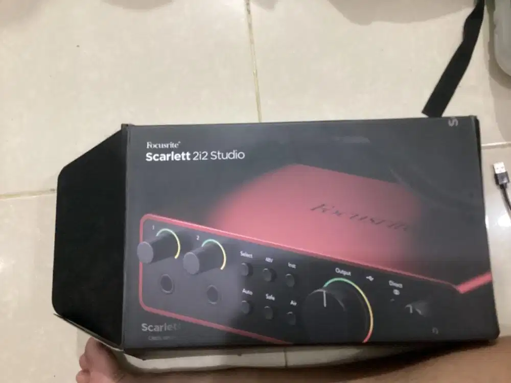 scralett focusrite 2i2 gen 4th studio audio interface