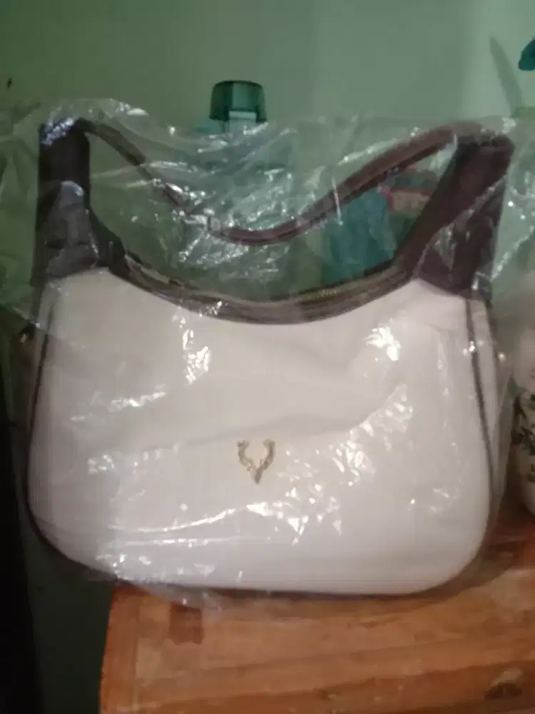 TAS SELEMPANG PUTIH KECIL