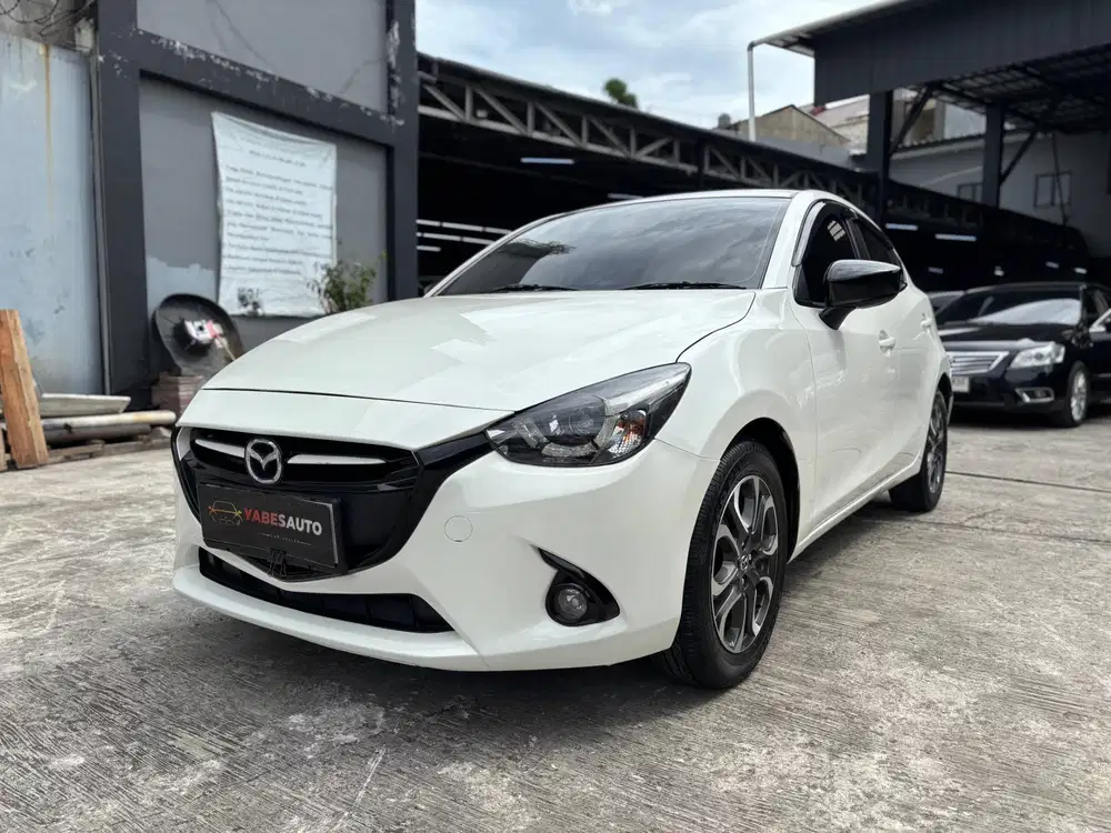 [Low KM] Mazda 2 R 2015 Skyaktive Istimewa tgn 1