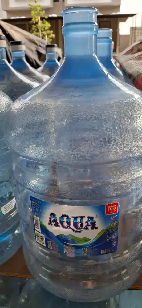 JUAL MURAHH..Galon AQUA+Isinya..Hanya 40rb...Mau Pindah