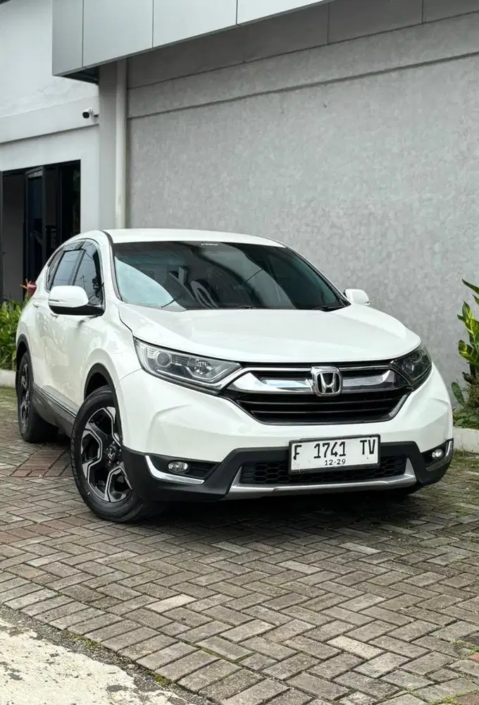 Honda crv gen5 putih matic 2017 2018