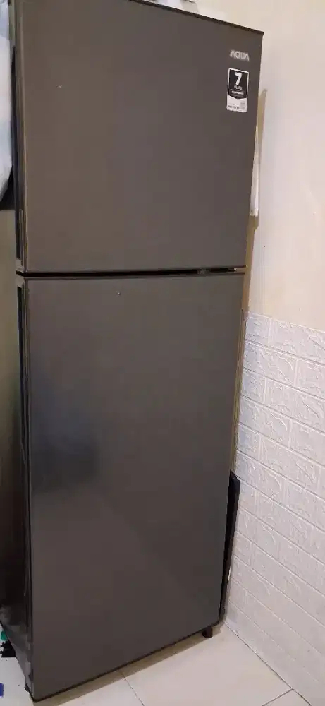 KULKAS AQUA 2 PINTU LIKE NEW