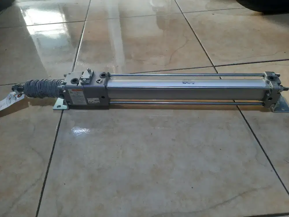 Pneumatic / air cylinder