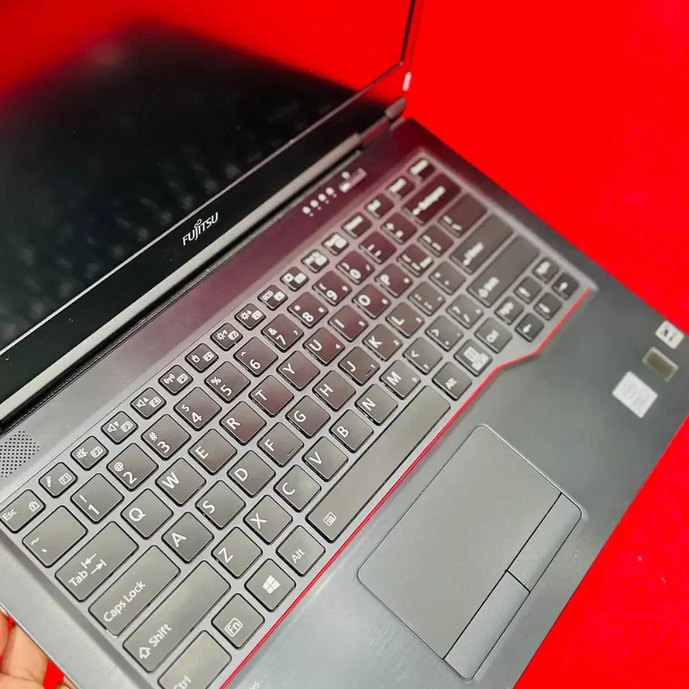 Dijual Laptop Fujitsu U7410 Core i7 Gen 10 Ram 8gb/Ssd 256gb DL-DC