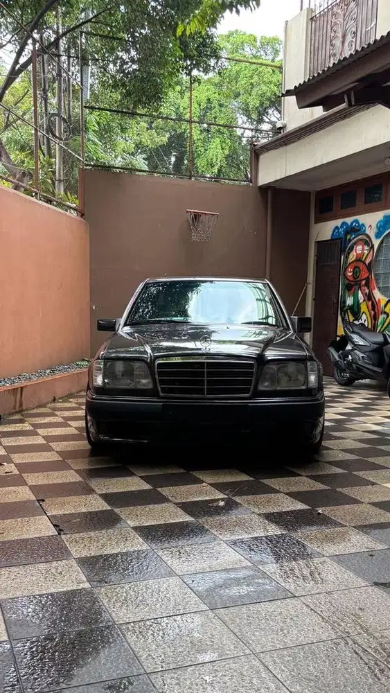Mercedes-Benz E220 1995 Bensin