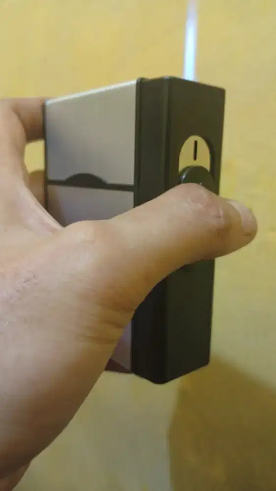 Kali aja laku, Tempat Rokok & Korek gas. Kondisi bekas seperti baru