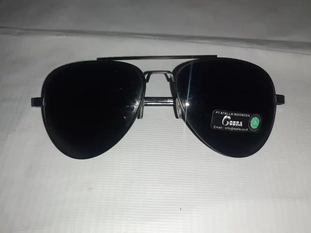 Celana kacamata dan Perlengkapan Pria