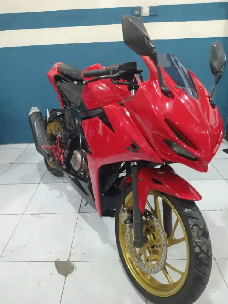 jual honda cbr feslif 2017 siap pakai