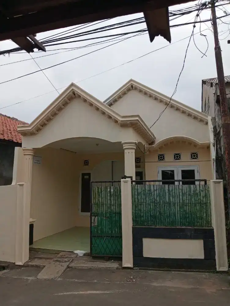 Rumah di jual di cileduk sebrang samsat