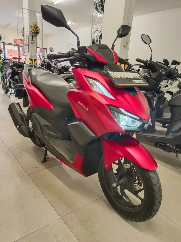 Honda Vario 160 Tipe CBS 2022 warna Merah Doff Vario160 Matic Red Dop