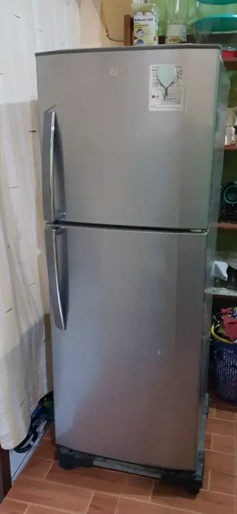 Kulkas merk LG 2 pintu