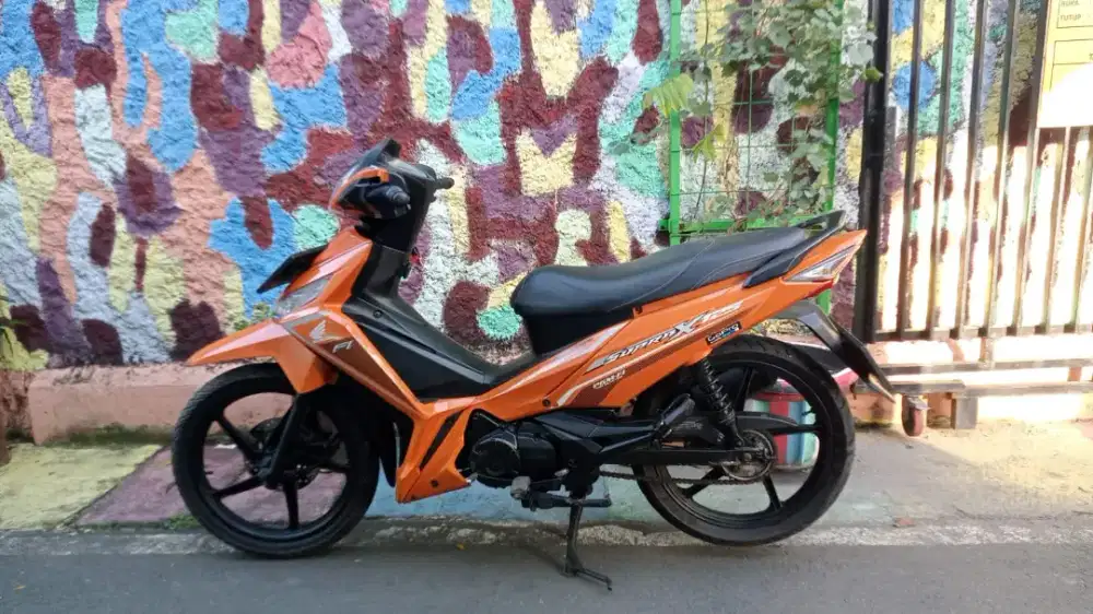 supra x 125 fi cw 2018 pemakaian mesin sehat body bagus