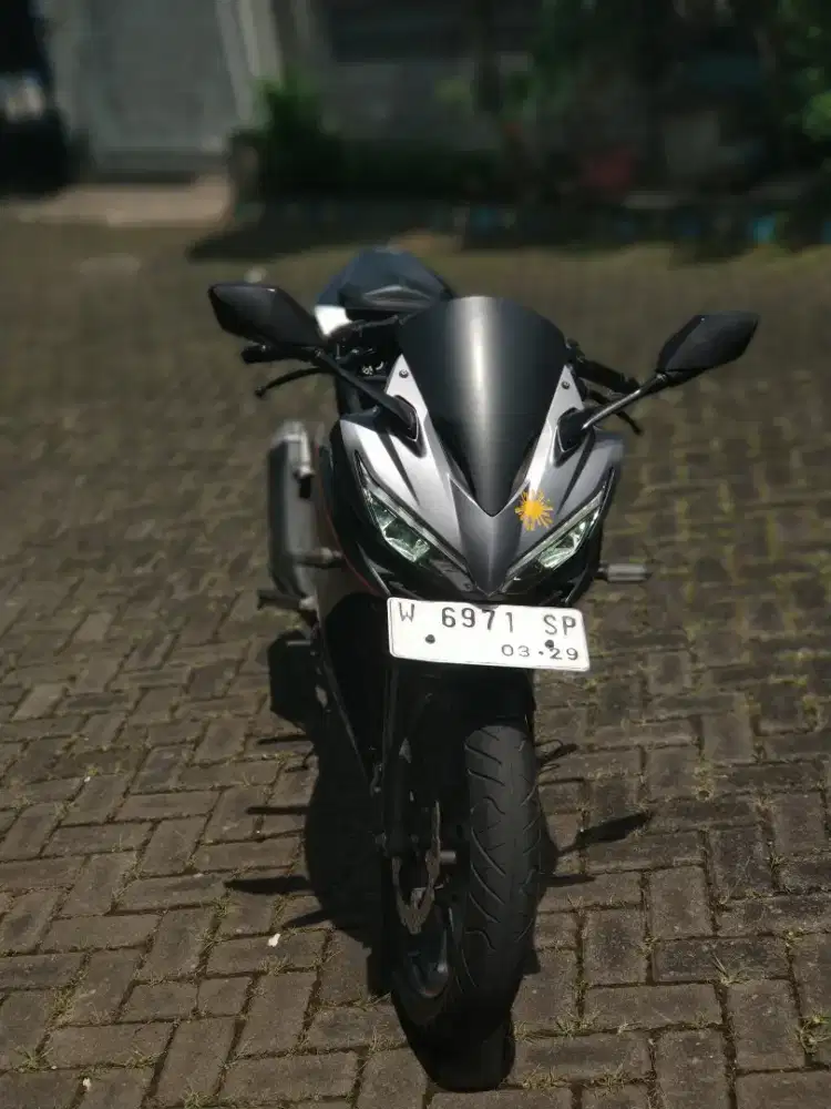 Honda CBR 150R km rendah