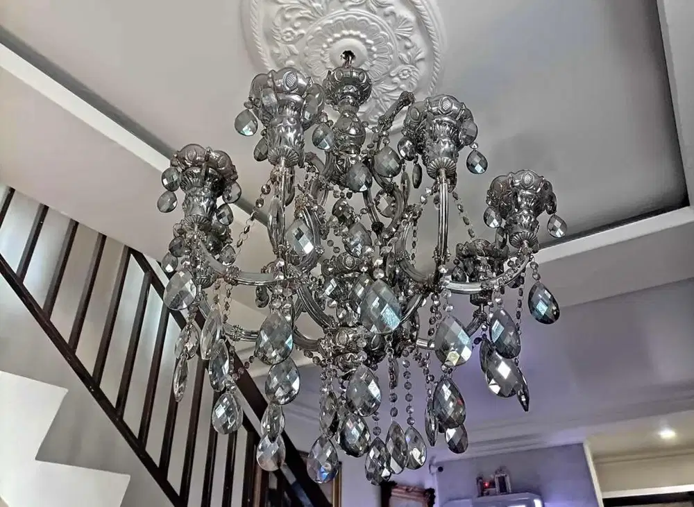 Lampu kristal chandelier