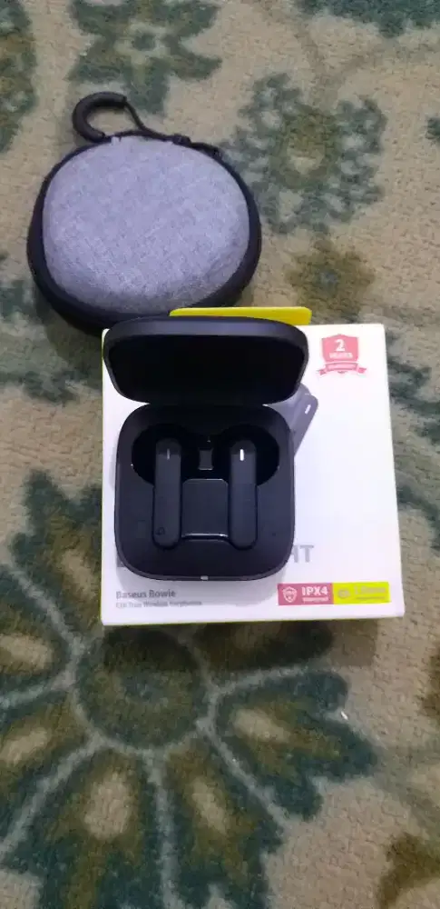 Handset bluetooth baseus kondisi seperti baru